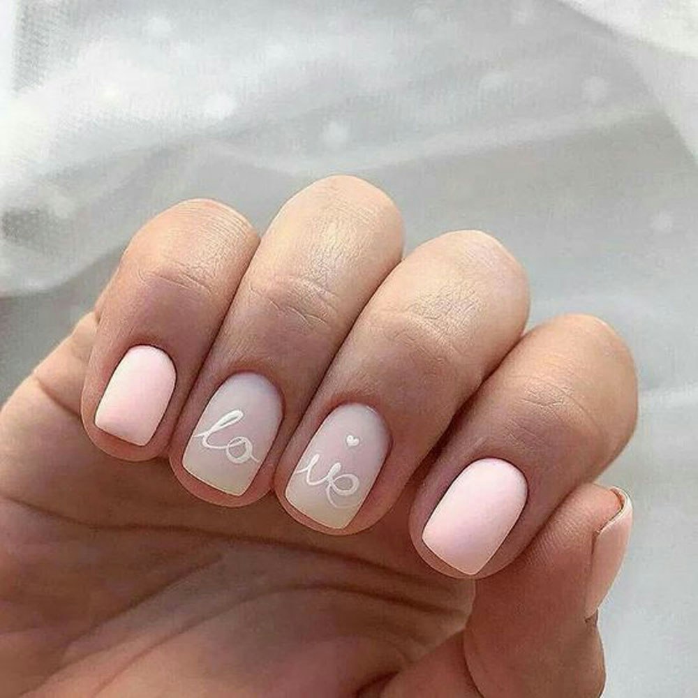 Ideas de manicuras blancas para uñas largas o cortas en invierno  Foto 1
